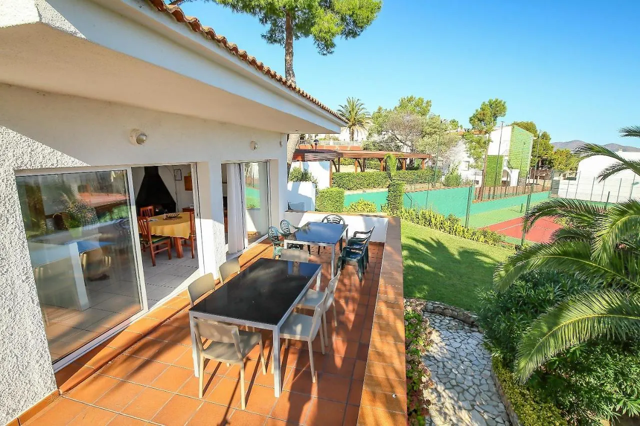 Holiday home Complejo Les Palmiers Villa Llanca